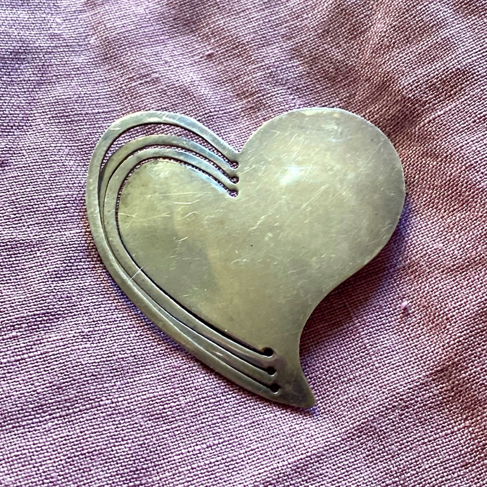 Vintage sterling silver heart pin 🧷 🤍